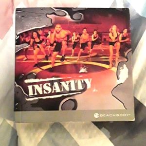 NWOT INSANITY BEACHBODY WORKOUT